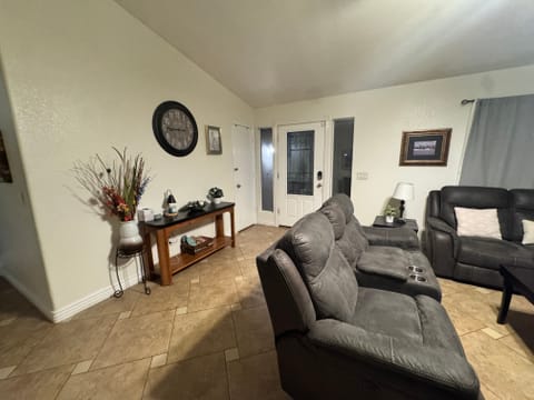 Entire Place 3Bed.2Bath