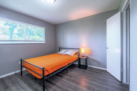 roommates in Undisclosed, Houston, TX 77045 Elite Host Spacious Home with Large Yard & Comfortable Living (id. 942) - cirtru.com