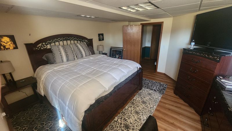roommates in McHenry Room5Bed.5Bath - cirtru.com
