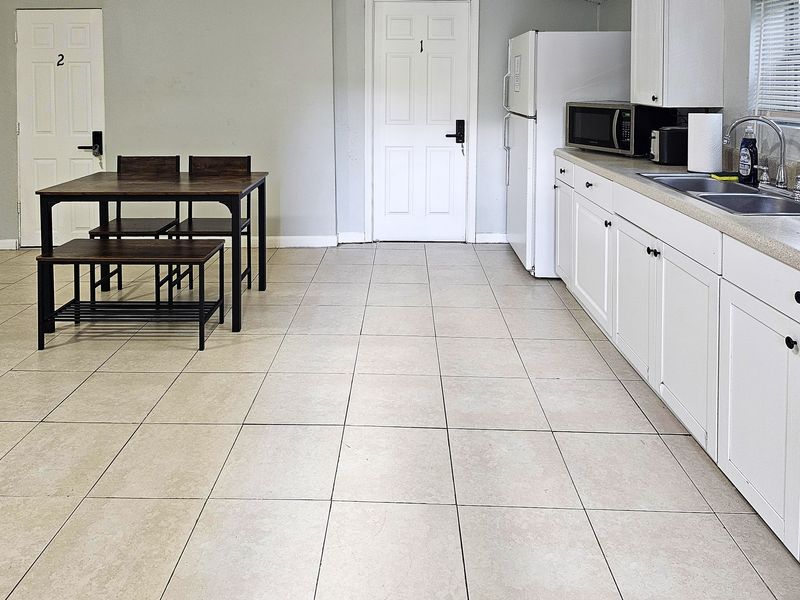 Orlando Additional Housing Unit (ADU) Near public transportation. (id. 5233)
