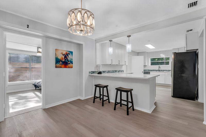 Modern & newly-renovated DOWNTOWN Orlando Home!! (id. 7560)