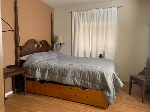 Private Room in 3Bed.1.5Bath