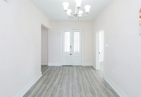 Live in Petersburg, VA (id. 600)