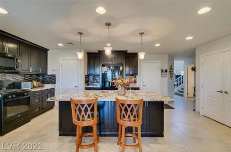 roommates in North Las Vegas Private Room in 5Bed.2.5Bath - cirtru.com