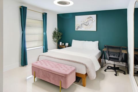 roommates in Undisclosed, Miami, FL 33142 All Utilities Included! Free Fast Wi-Fi Smart Lock Rooms, a 5 minute walk to Allapattah Metro Station (id. 42497) - cirtru.com