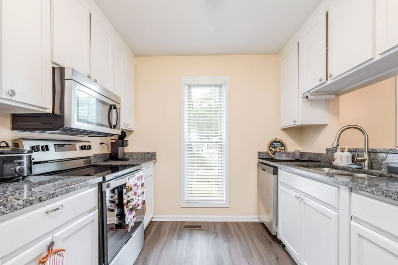 roommates in Undisclosed, Mableton, GA 30126 Clean, Comfortable & Peaceful Home in Central Neighborhood - Mableton (id. 5701) - cirtru.com