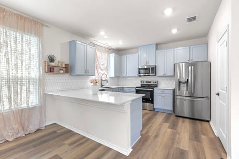 roommates in Manor Entire Place 4Bed.3Bath - cirtru.com