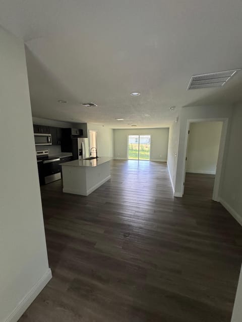 Live in Belleview (id. 35027)