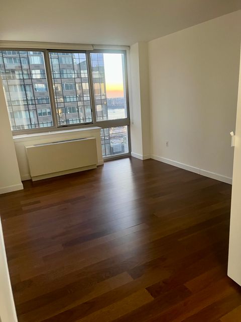 roommates in New York City Private Room in 4Bed.2Bath - cirtru.com