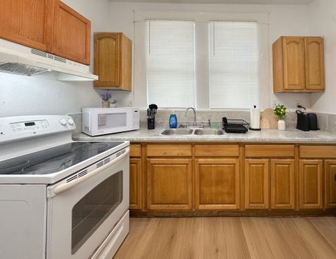 roommates in Undisclosed, Tampa, FL 33607 **PRIME West Tampa  ** CENTER OF TAMPA , BUS STOP 30 FEET AWAY /   Dining area. Homey & comfortable (id. 11755) - cirtru.com