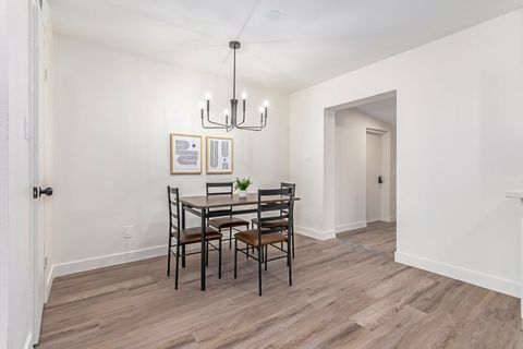 Modern & Beautiful Room for Rent in Mesa House with Spacious Backyard (id. 8836)
