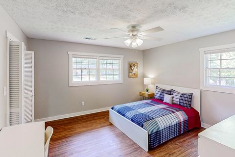 Clean & Bright Newnan Home | Furnished, Secure, and Spacious | No Move-In Fee , Free Wi-Fi , Monthly Cleanings ,, and Grocery Store 1.2 Miles Away (id. 8460)