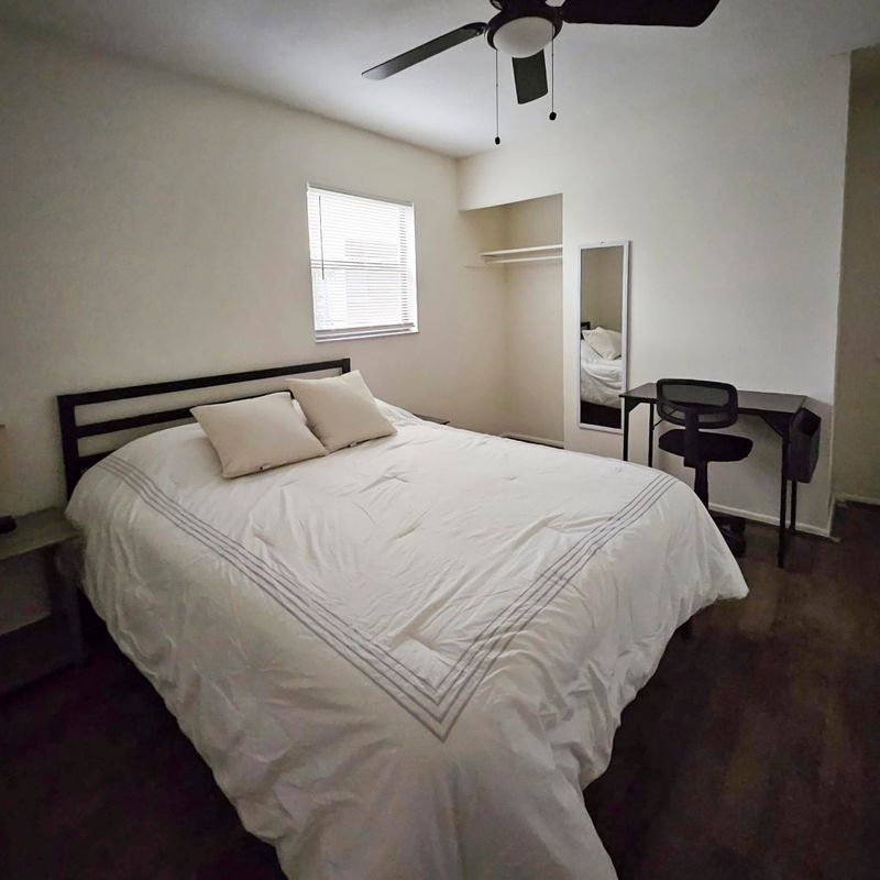 roommates in Undisclosed, Orlando, FL 32811 Live in Southwest Orlando close to highway and grocery stores (id. 14505) - cirtru.com