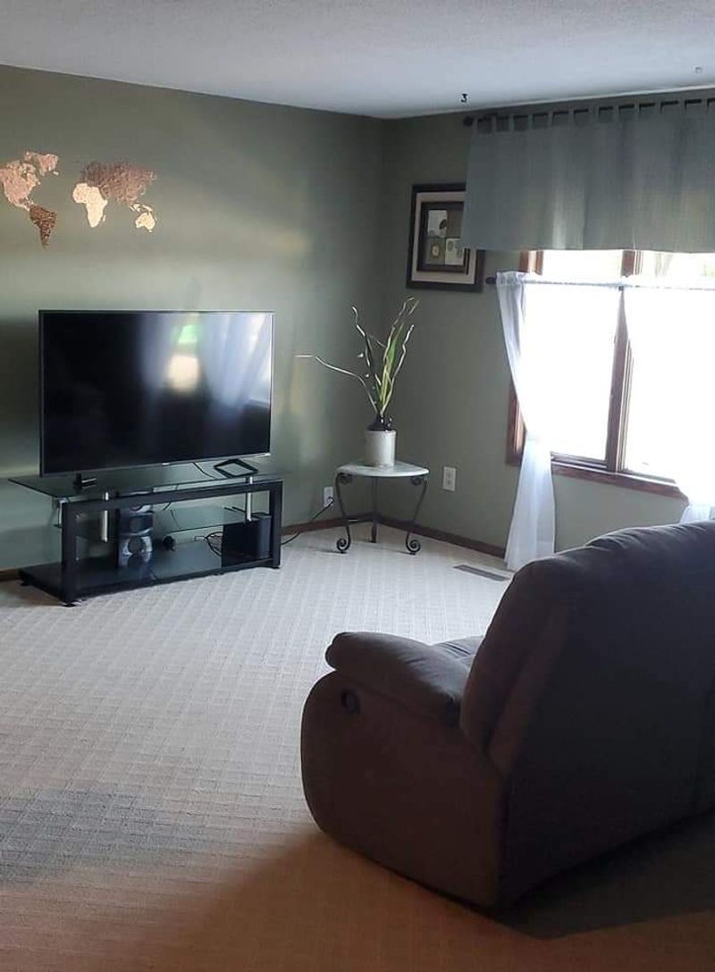 roommates in Marshfield Private Room in 6Bed.2Bath - cirtru.com