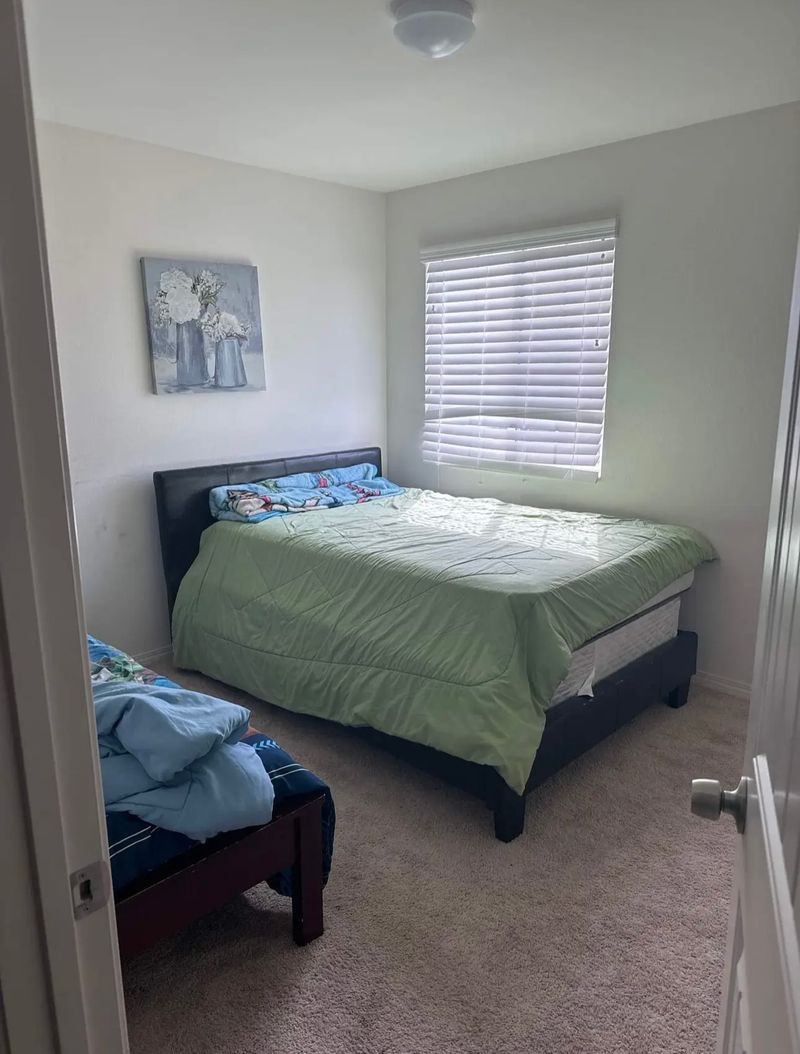 roommates in Moreno Valley Private Room in 2Bed.1Bath - cirtru.com