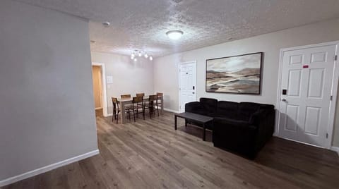 roommates in Undisclosed, Jacksonville, FL 32205 FREE Move-In Fees!  Spacious & Modern Jacksonville Home | Great Location! (id. 46115) - cirtru.com