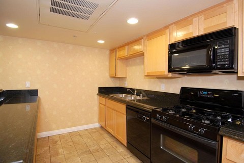 roommates in Los Angeles Private Room in 1Bed.1Bath - cirtru.com