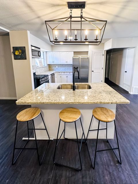 Dallas House next to Dallas VA Medical Center.  High-quality, modern & New (id. 4542)