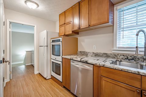 Clean & Bright Marietta Home | Furnished, Secure, and Spacious | All Rooms with TV , Free Wi-Fi , Monthly Cleanings , Bus Stop 1 Mile Away , and Grocery Store 1.2 Miles Away (id. 1770)