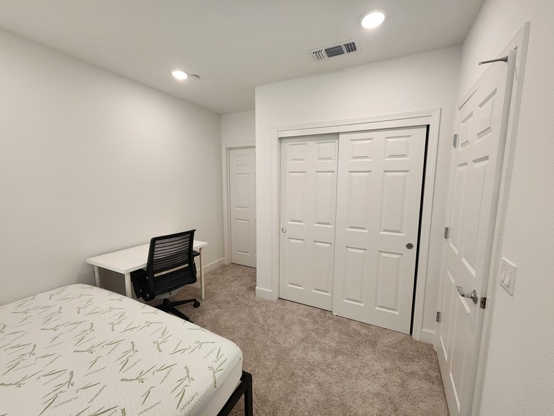 Private Room in 1Bed.1Bath