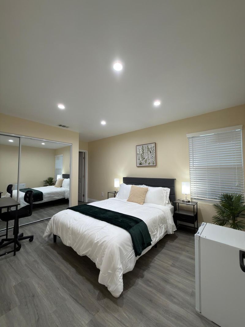 Brand-New Modern Home in East LA  | Fully Furnished | Prime Location Near DTLA & USC (id. 28968)