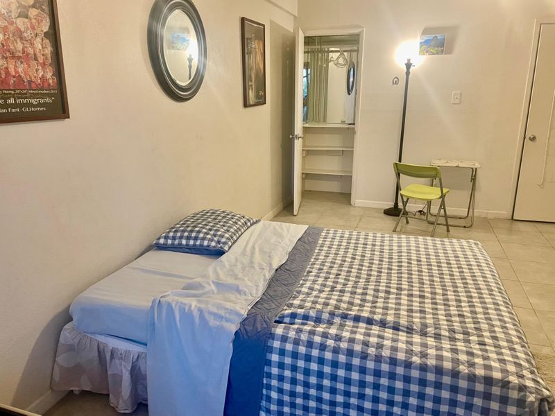 roommates in Undisclosed, Phoenix, AZ 85012 Central Phoenix nearby Sky Harbor airport lightrail Phoenix downtown (id. 29282) - cirtru.com