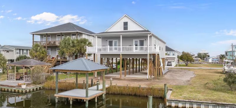 roommates in Surf City Entire Place 5Bed.3Bath - cirtru.com