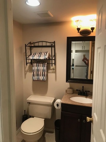 roommates in San Diego I’m offering a spacious room - cirtru.com