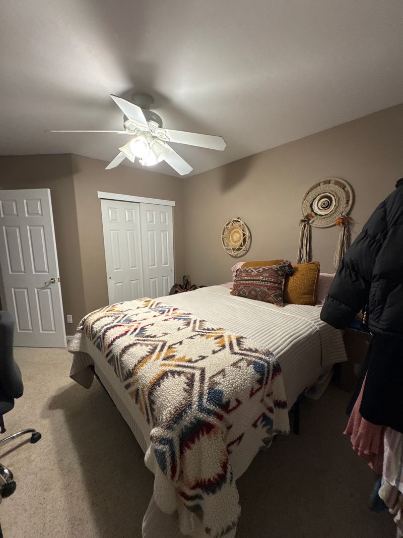 roommates in Montrose Private Room in 4Bed.2.5Bath - cirtru.com