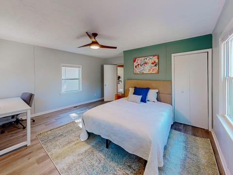 roommates in Undisclosed, Decatur, GA 30034 ELEVATED Rooms Decatur•Workspace • Private Deck•Quiet Street• Utilities and FAST WIFI Included •Cleaning Service 2X Monthly•Safe Space •  Near public transit and highways • 5 STAR Host (id. 20831) - cirtru.com