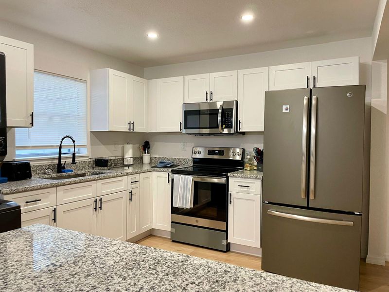 roommates in Undisclosed, Lakeland, FL 33805 High-quality & spacious Lakeland House with Dining area (id. 6755) - cirtru.com