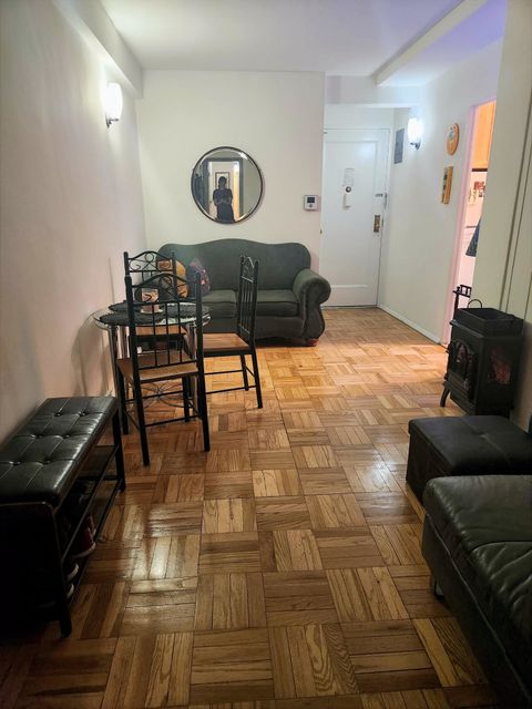 Private Room in 3Bed.1Bath