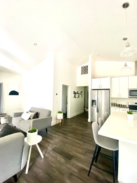 Private Room in 2Bed.2Bath