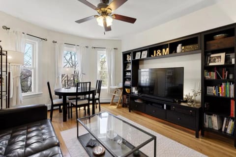 Entire Place 3Bed.1Bath