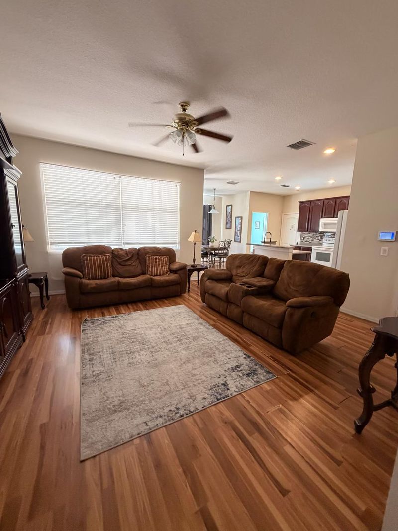 roommates in Undisclosed, Kissimmee, FL 34746 Live in Kissimmee, a 8 minute walk to transit stop Pleasant Hill Rd & Grasmere View Pkwy (id. 30763) - cirtru.com