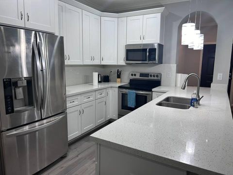 3BR Home | Weekly Rates | Fully Furnished (id. 31936)