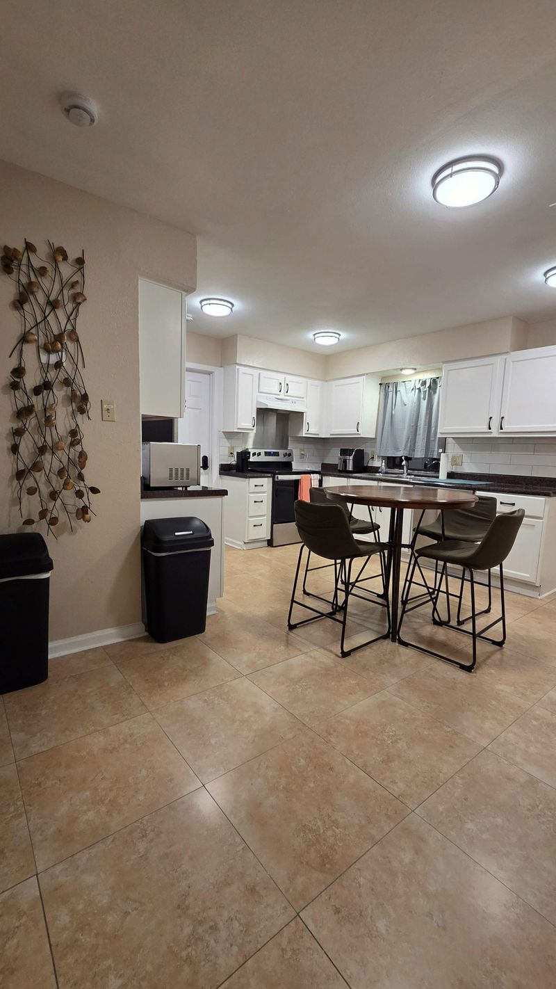 roommates in Undisclosed, Garland, TX 75040 Affordable living in Northeast Garland!
Minutes from Firewheel and the GB Tollway, (TV in every room) (id. 14316) - cirtru.com