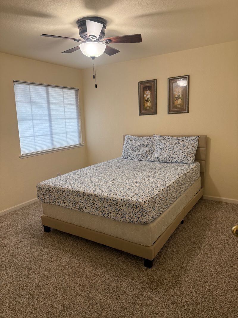 roommates in Elk Grove Private Room in 5Bed.2.5Bath - cirtru.com
