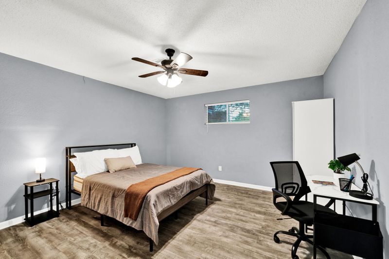 Experience Modern Exceptional CoLiving in Newly Renovated Central Settegast Home with Dining Area,  Secure & Stylish Rooms – All Utilities Included! (id. 10722)
