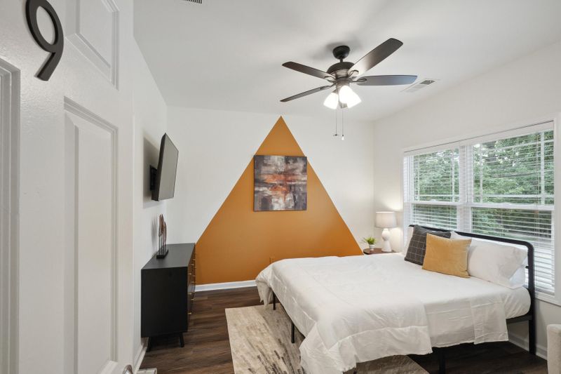 Live on the Eastside Beltline |  Renovated & Spacious |  Walk to Grocery & Shops   | Clean, Stylish & Move-In Ready |  Big Kitchen |  Utilities + Wi-Fi |  Furnished Rooms |  Great For Pros |  Top Host (id. 7522)