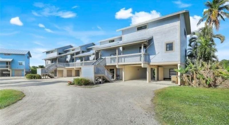 roommates in Bokeelia Entire Place 2Bed.2.5Bath - cirtru.com