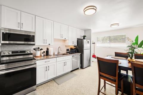 roommates in Undisclosed, Jacksonville, FL 32244 Newly renovated. Live with only 2 roomates. Great location! Attentive host (id. 46995) - cirtru.com