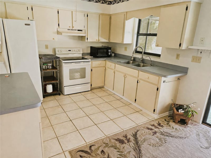 roommates in Undisclosed, Port Charlotte, FL 33954 Live in a quiet Port Charlotte neighborhood, less than a 10-minute drive from Charlotte Sports Park (id. 38329) - cirtru.com