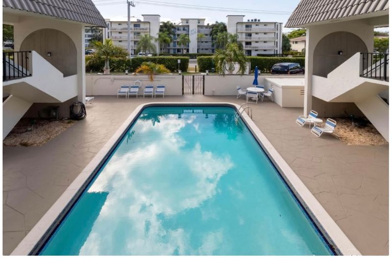 roommates in Boca Raton Private Room in 2Bed.1Bath - cirtru.com