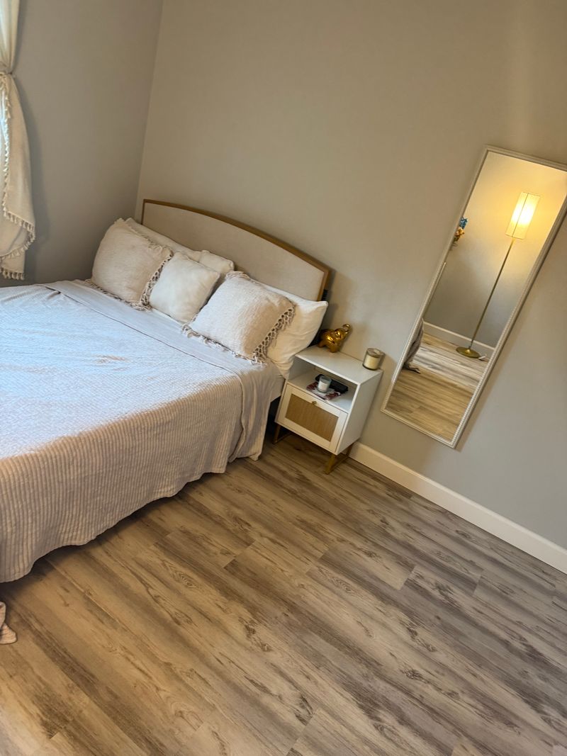 roommates in Greece Private Room in 2Bed.1Bath - cirtru.com