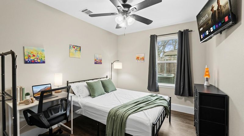 roommates in Undisclosed, Denton, TX 76201 Join a residence catered to focused, working professionals. Secure a quality living space that offers more than just the basics!  All-Inclusive Utilities • High-Speed WiFi •  Kitchen with Brand New Appliances  Top-Rated Denton Host (id. 21946) - cirtru.com