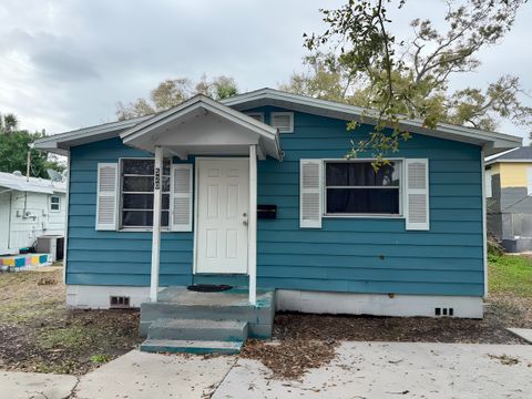roommates in Undisclosed, St. Petersburg, FL 33701 Close to downtown St Pete.  Smart TV in Room. WiFi Included. Quiet Neighborhood. (id. 6224) - cirtru.com