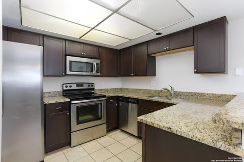 Bright San Antonio Home with Dining Area & Upgraded Kitchen (id. 12293)