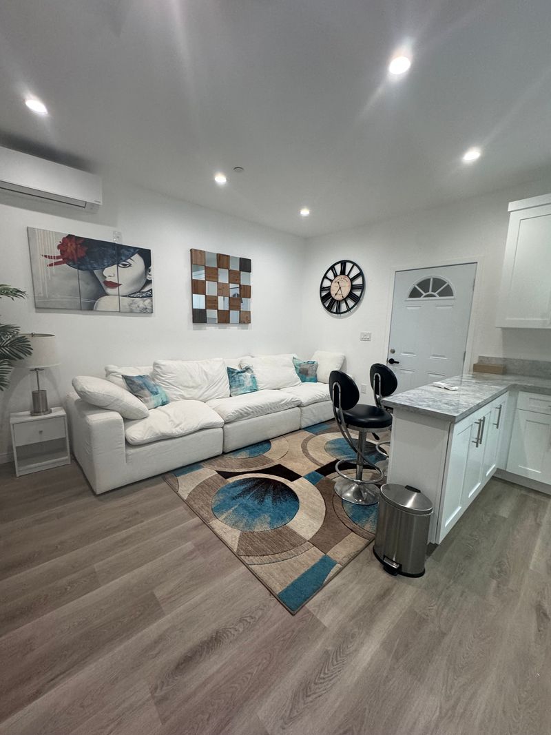 roommates in West Hills Entire Place 1Bed.1Bath - cirtru.com