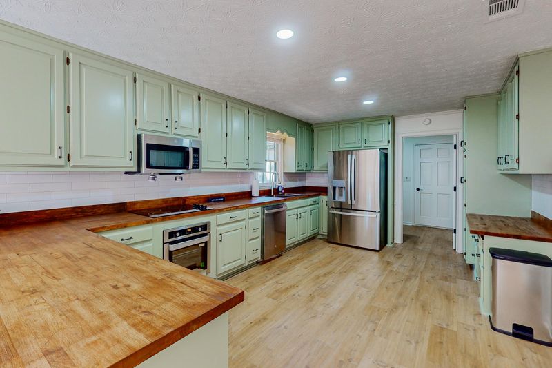 roommates in Undisclosed, Stone Mountain, GA 30087 PadSplit Plus Property  Upgraded Stone Mountain Home | Premium Furnishings & a Dream Kitchen! (id. 9661) - cirtru.com